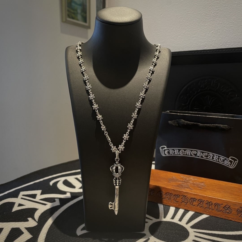 Ch**me He**ts necklaces